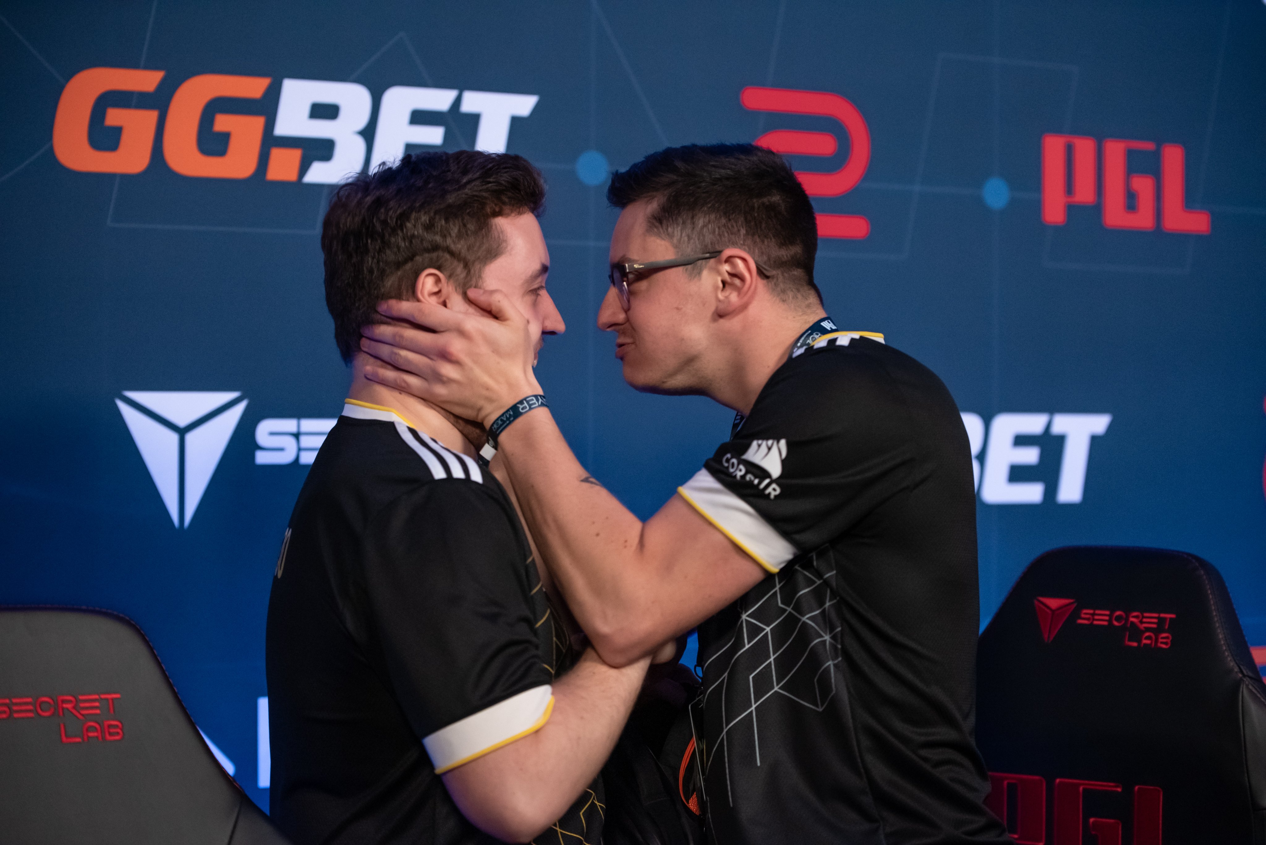 CSGO版本更新重塑电竞产业格局：职业赛事地图池换新、游戏经济系统调整与观战功能全面升级